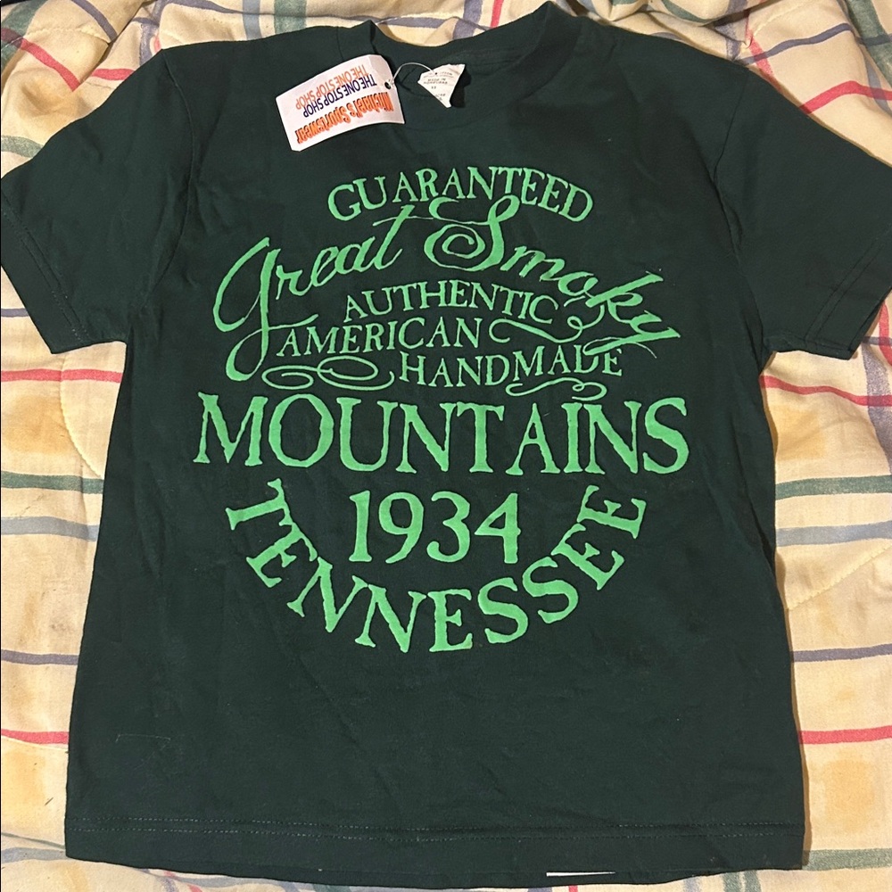 Green Great Smokey Mountains TN Graphic T-Shirt